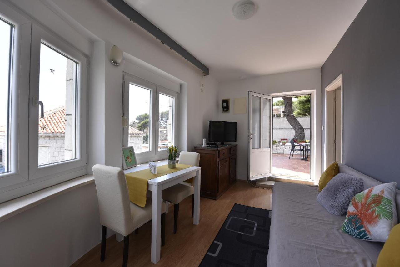 Apartment The Dream On *